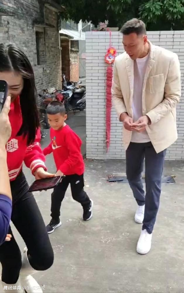 当我在曼城时，即使我和阿圭罗都进球了，人们也会把每位球员和我们联系在一起。